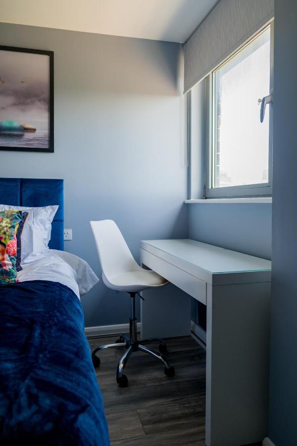 Pahuna Ghar Birmigham City 2 Bedroom Apartment- Short To Mid Term Let-Free Secure Parking Бирмингем Экстерьер фото