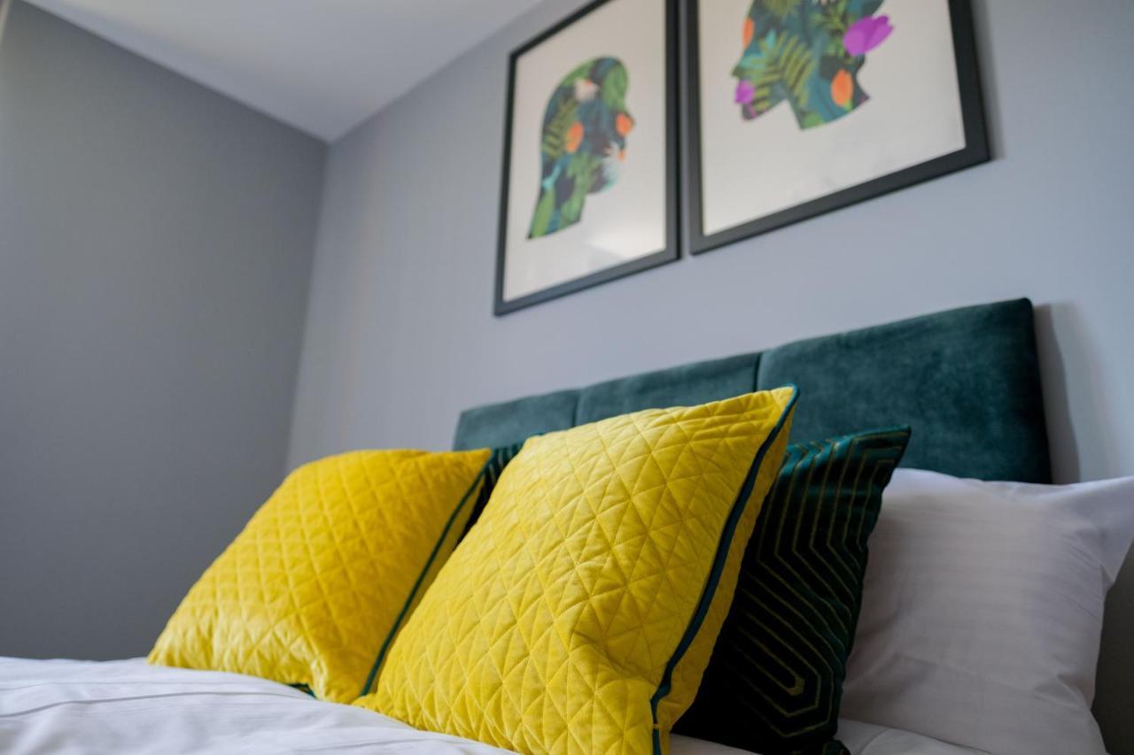 Pahuna Ghar Birmigham City 2 Bedroom Apartment- Short To Mid Term Let-Free Secure Parking Бирмингем Экстерьер фото